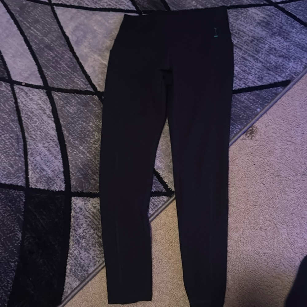 Size small leggings with pockets